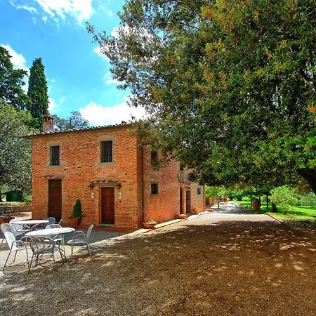 Apartment Montecchio Sleeps 6 With Pool And Air Con *